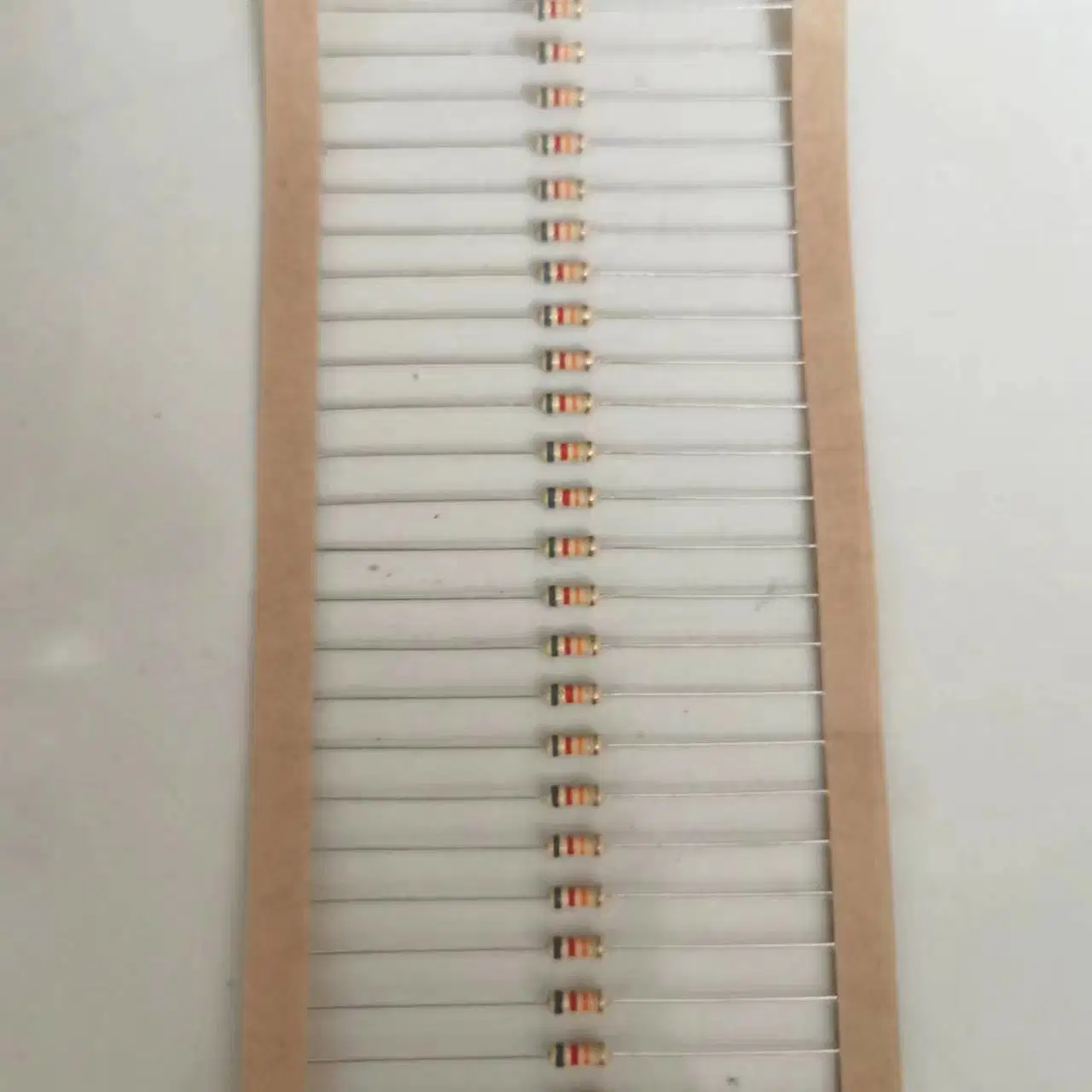 Carbon Film Resistor 1/4W Cp Wire Tape Packing