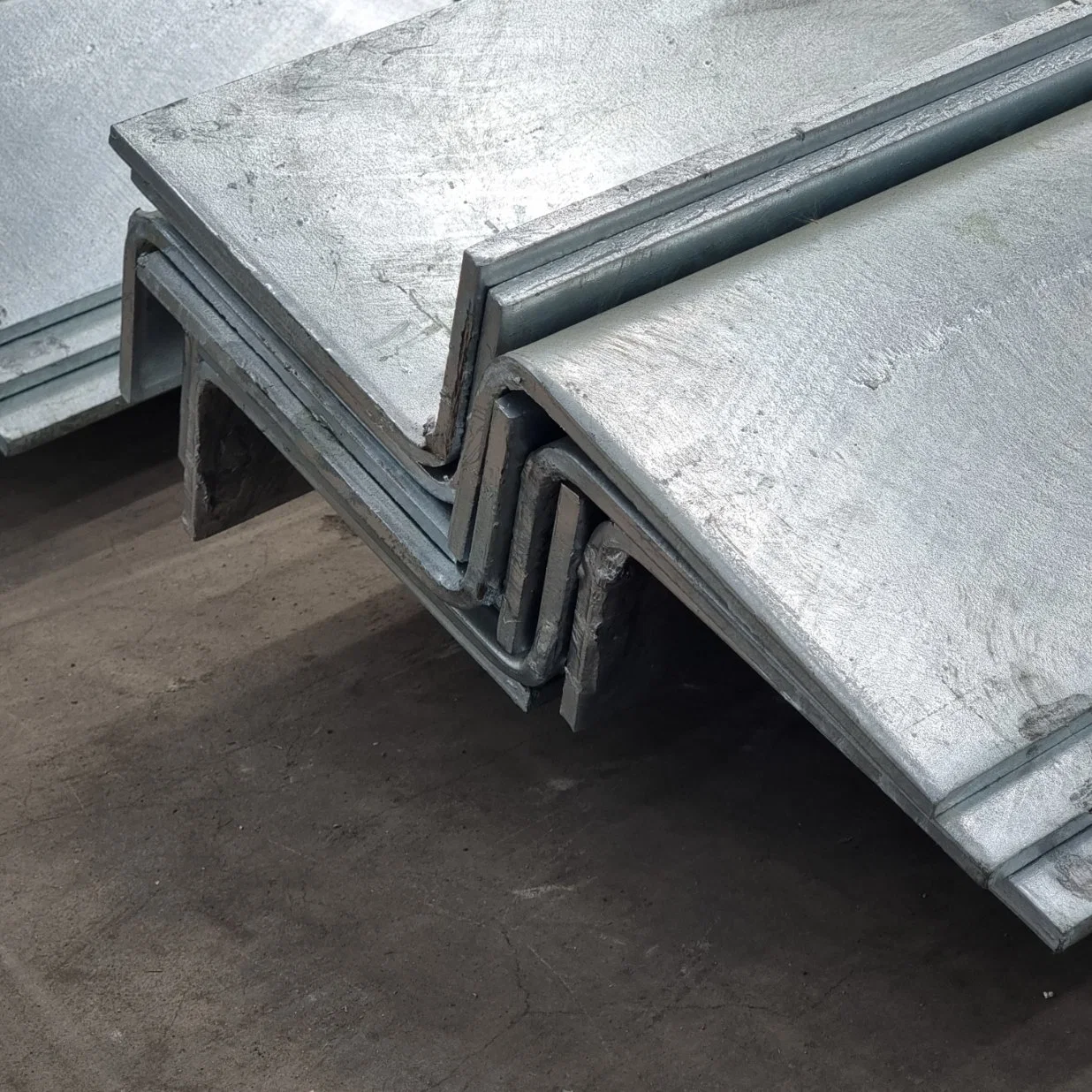 ASTM EQUAL/desigual Inox/Angle Bar/ Hot Laminados galvanizados L Forma Ss400 S235jr S355jr 304 316 316L Q235 S355j2 Dh36 310S D36 201 Acero angular