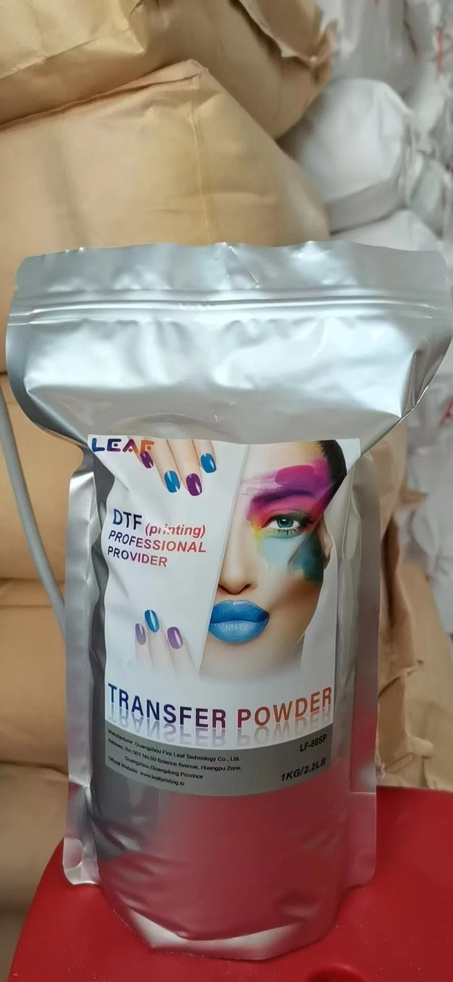 مسحوق ناعم من البولي يوريثان لاصق التسخين الساخن White Hot Melt Powder لمدة طابعة DTF