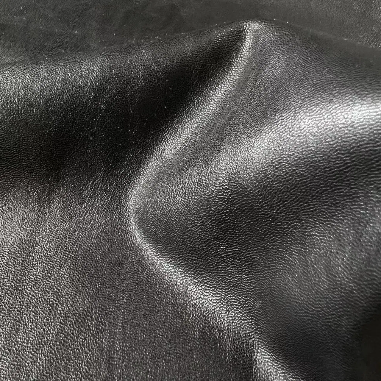 Slightly Crumple Crackled Flat Grain Leatherette for Leather Jackets