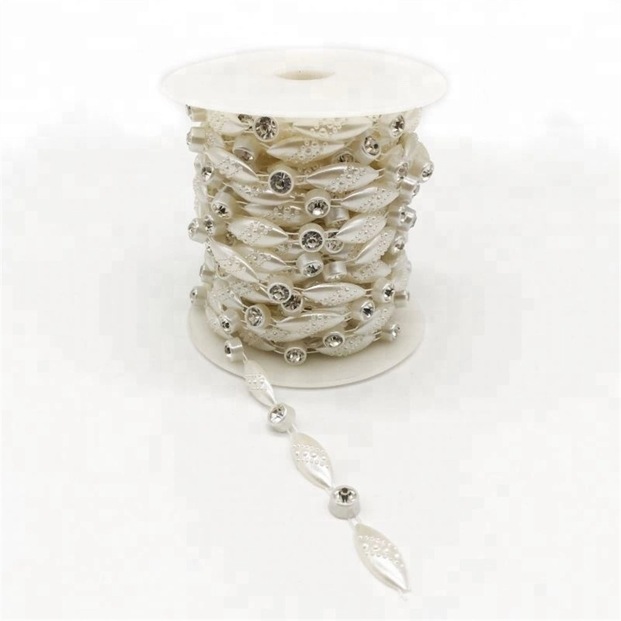 New Products Loose Beautiful White Leaf Shap Shinning Rhinestone Cup Chain with Pearl