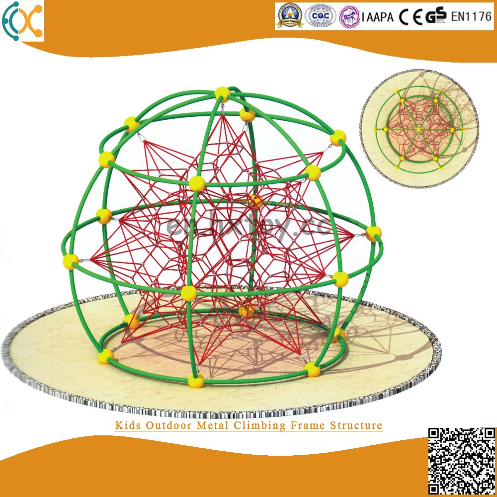 Los niños de metal al aire libre la estructura de marco de escalada