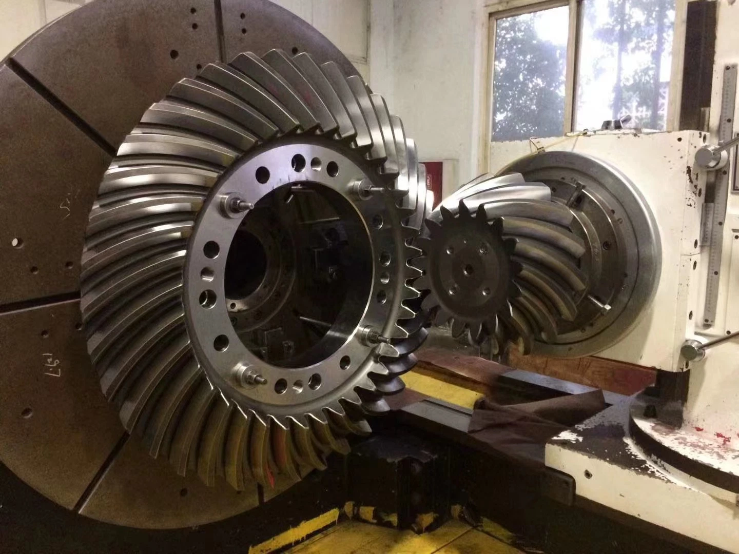 Forging Alloy Steel Bevel Gear Drive Gear Large Gear Wheel