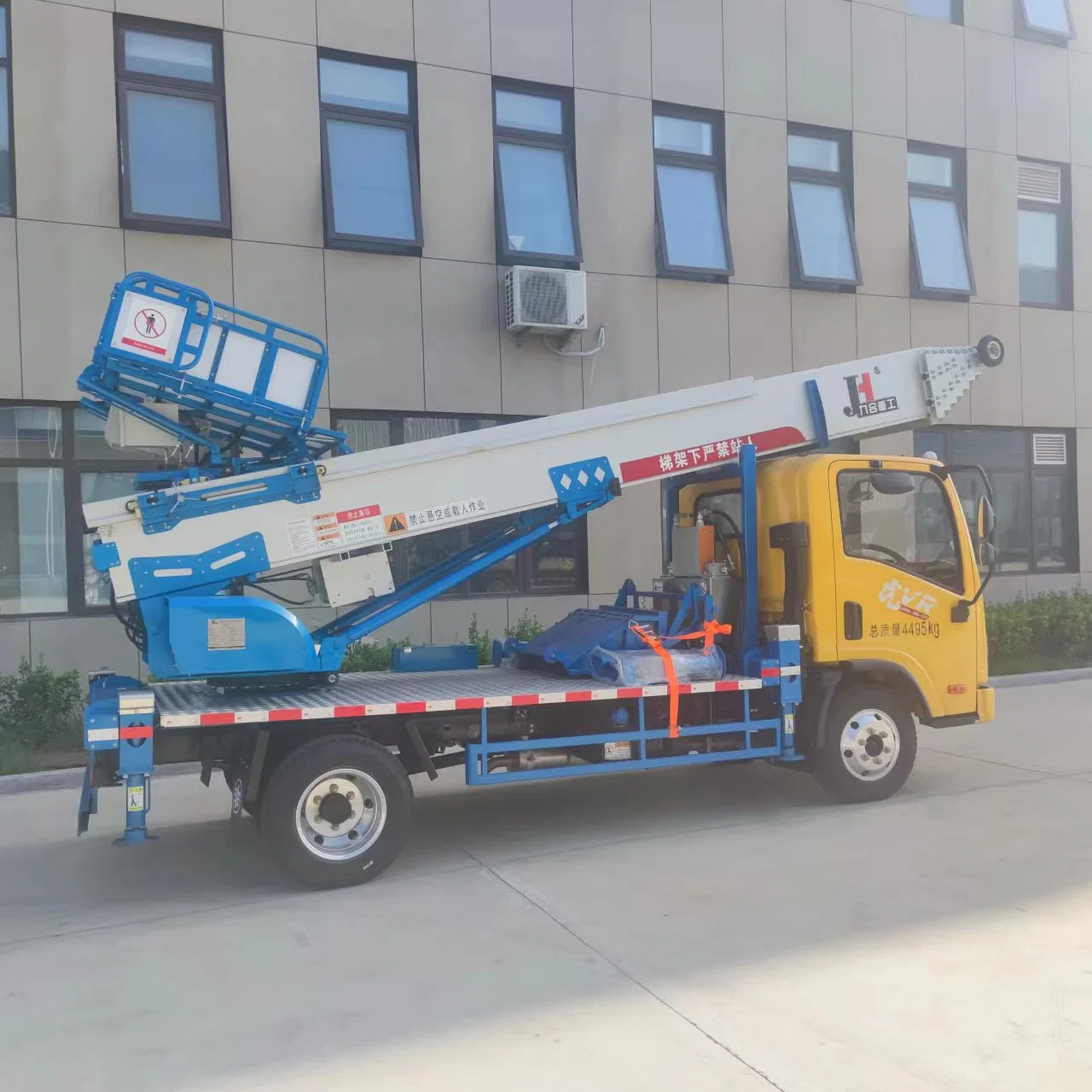 32m 36m Construction Lift Ladder Platform Hoist Ladder Lift Truck for High Altitude Operation with CE