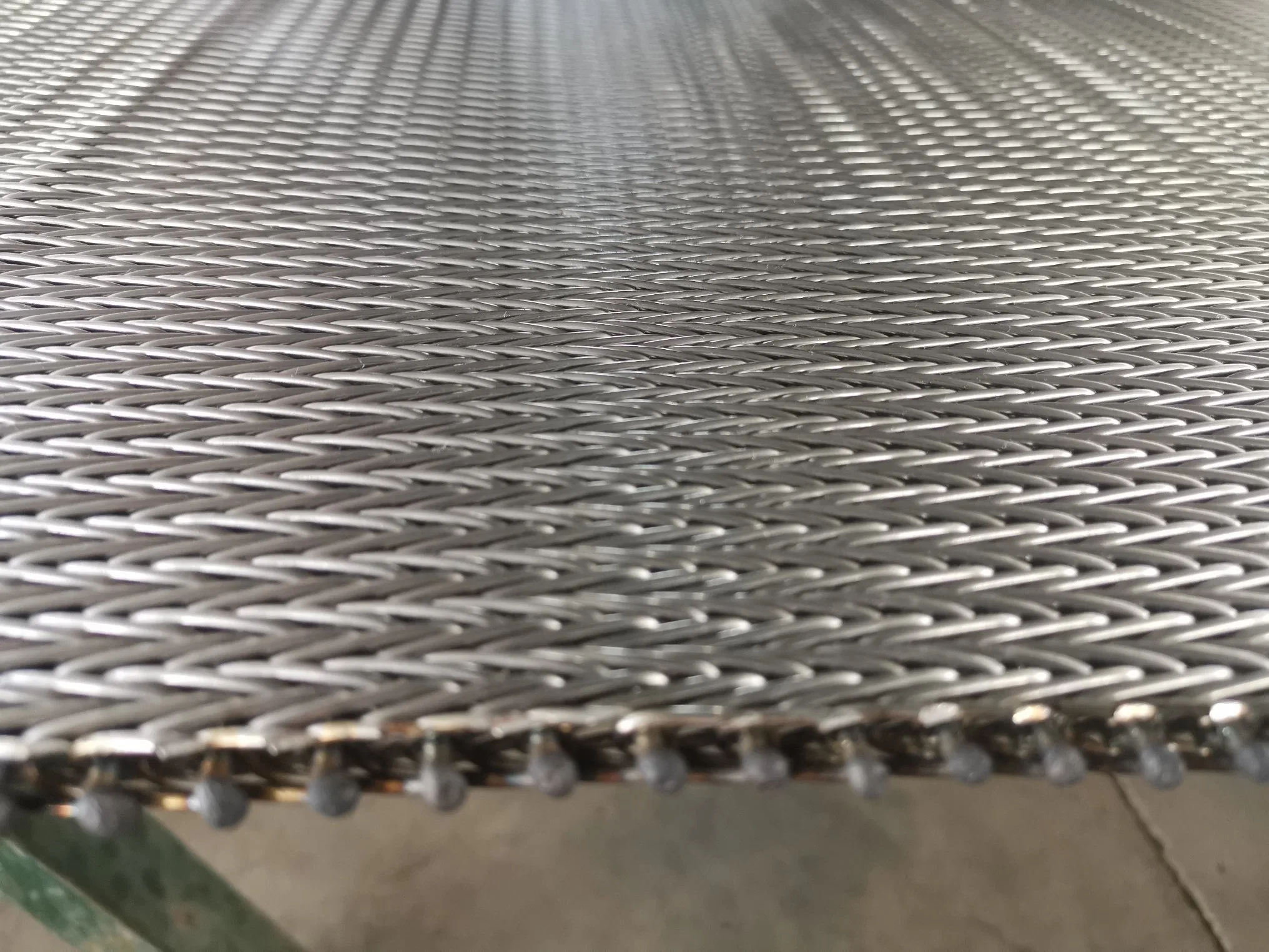 Herringbone Quenching Furnace Metal Conveyor Belt Manufacturers