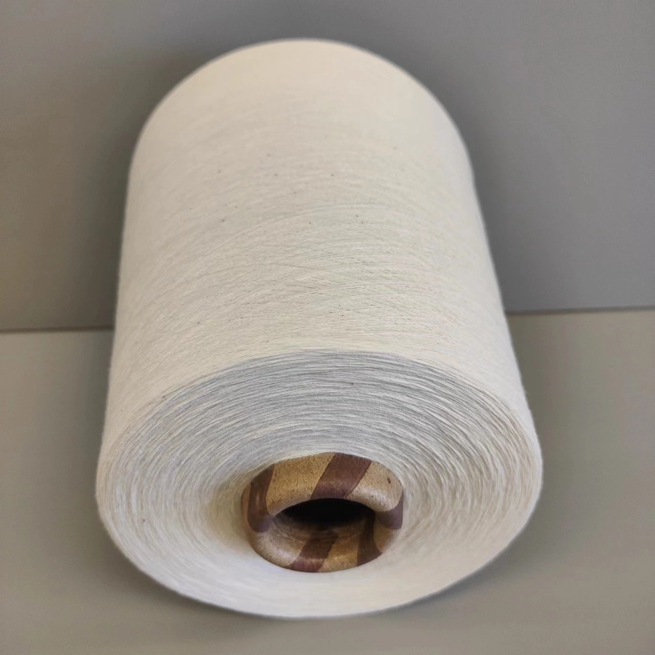 Coton 60/pur polyester 40 fils 32s/1 anneau filé