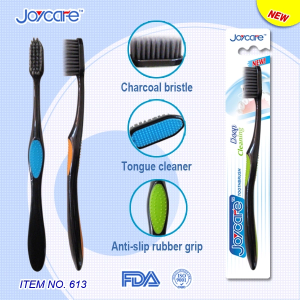 Brosse à dents adulte du ménage des soins dentaires de charbon de bois doux nettoyant soies brosse à dents avec de la langue Logo privé de l'impression