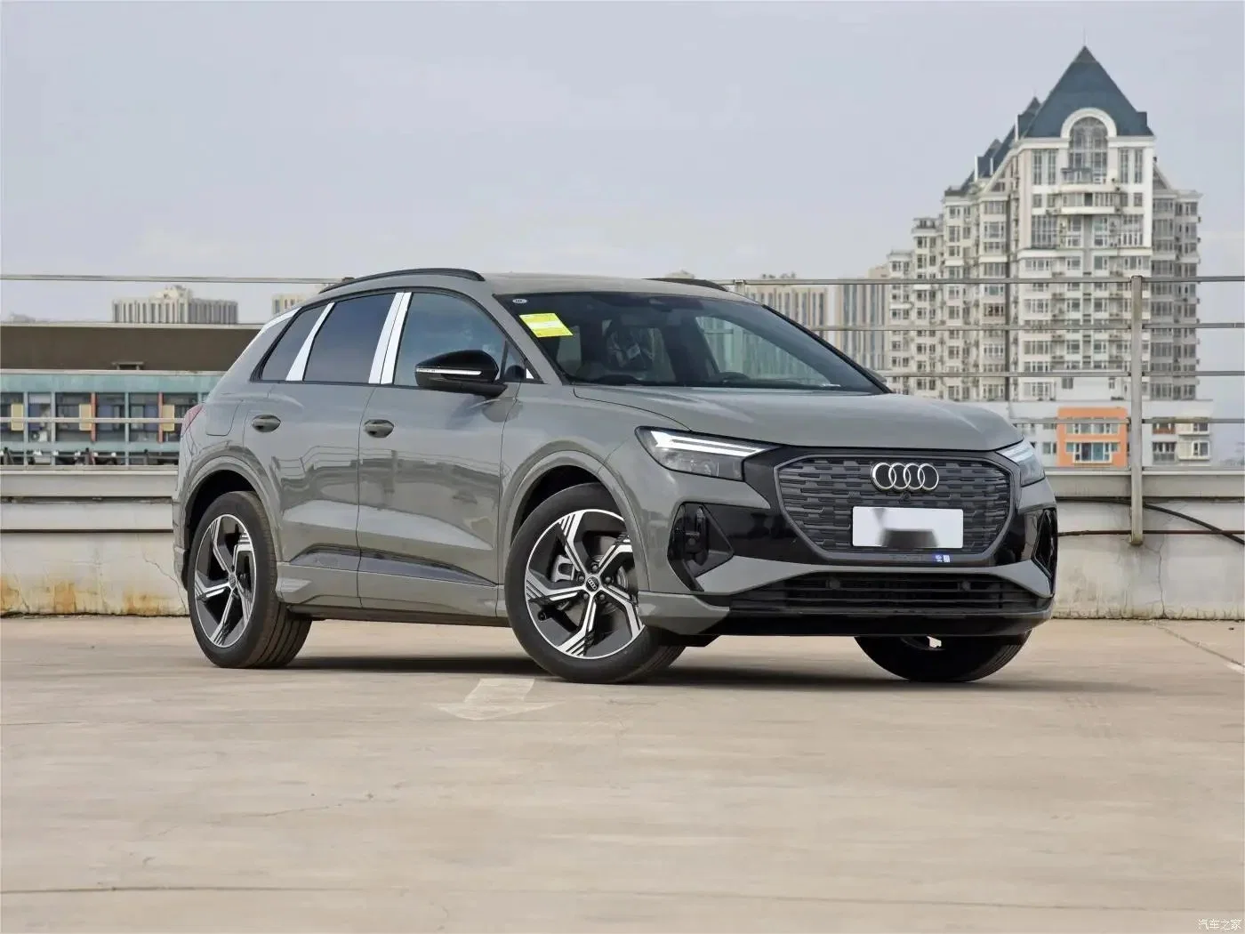 Audi Q4 E-Tron Automotive Electro Car Ens1 Electric Car EV SUV in Stock Large Space 5 Seats SUV EV Car