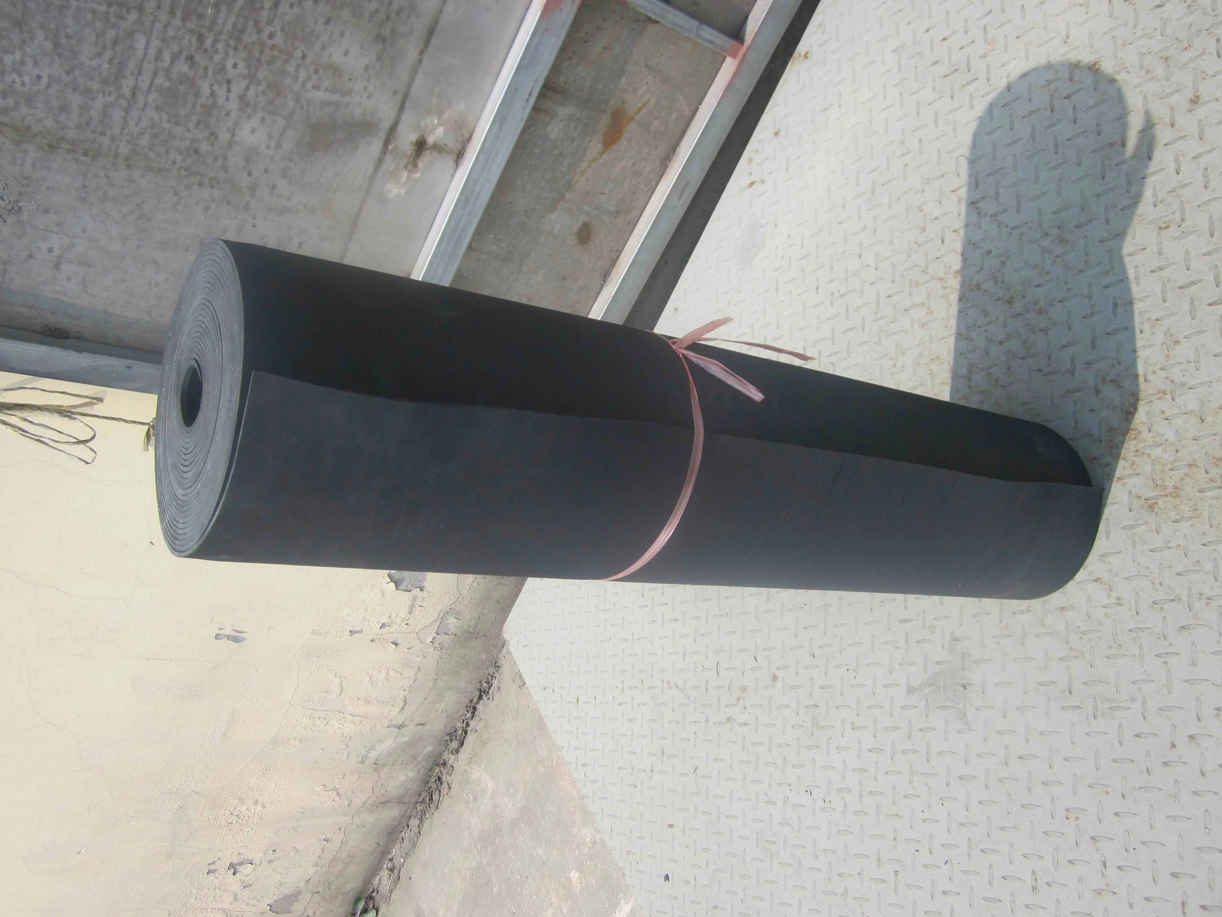 Black EPDM/NBR Customized Size Self Adhesive Extruding Rubber Sheet