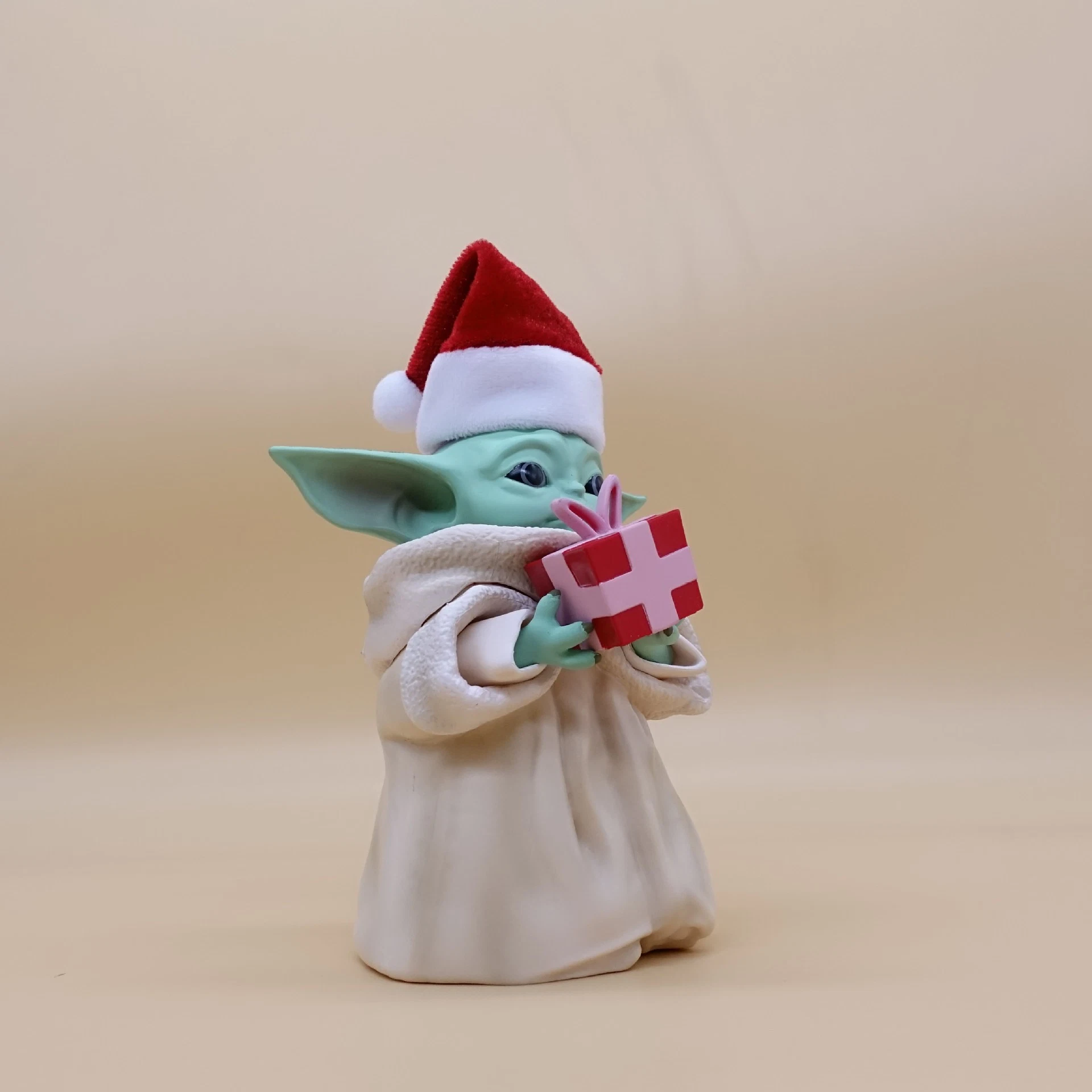 2021 New Arrival Baby Yoda Mini 8cm Mandalorian for Wholesale/Supplier