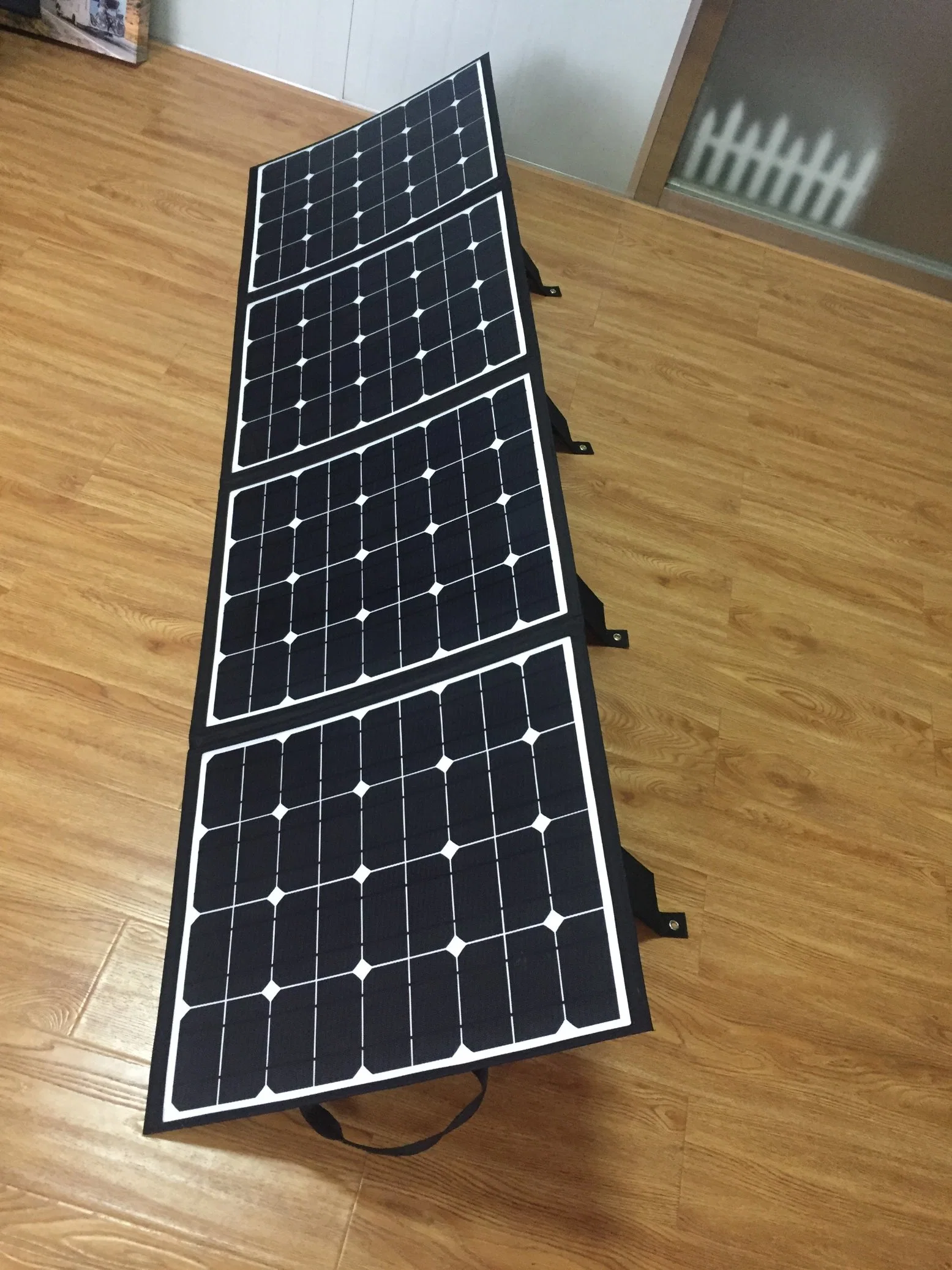 Portable 200W Folding Solar Panel Solar Blanket for Caravan Power Charging