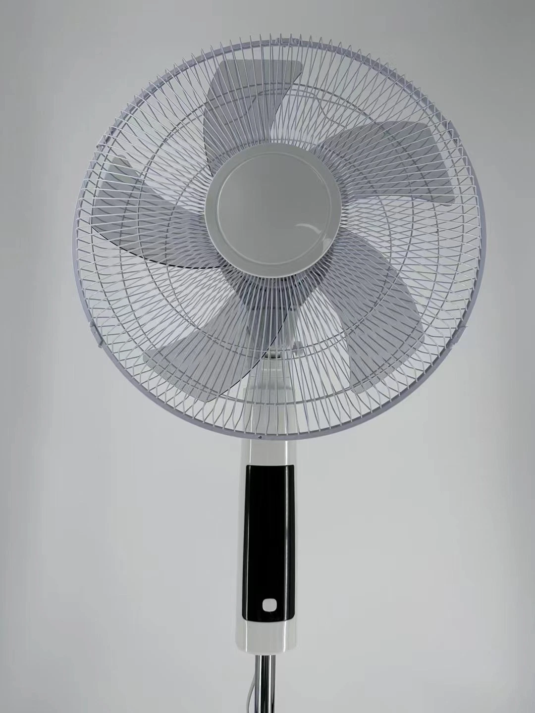 Luftkühler Lüfter Power Fan 70W Standventilator 5bblade China Produkte / Lieferanten. 56/60/16/18 Zoll-Oscilating Head High Stand Fan Grundlegende Anpassung Beispiel Customiza