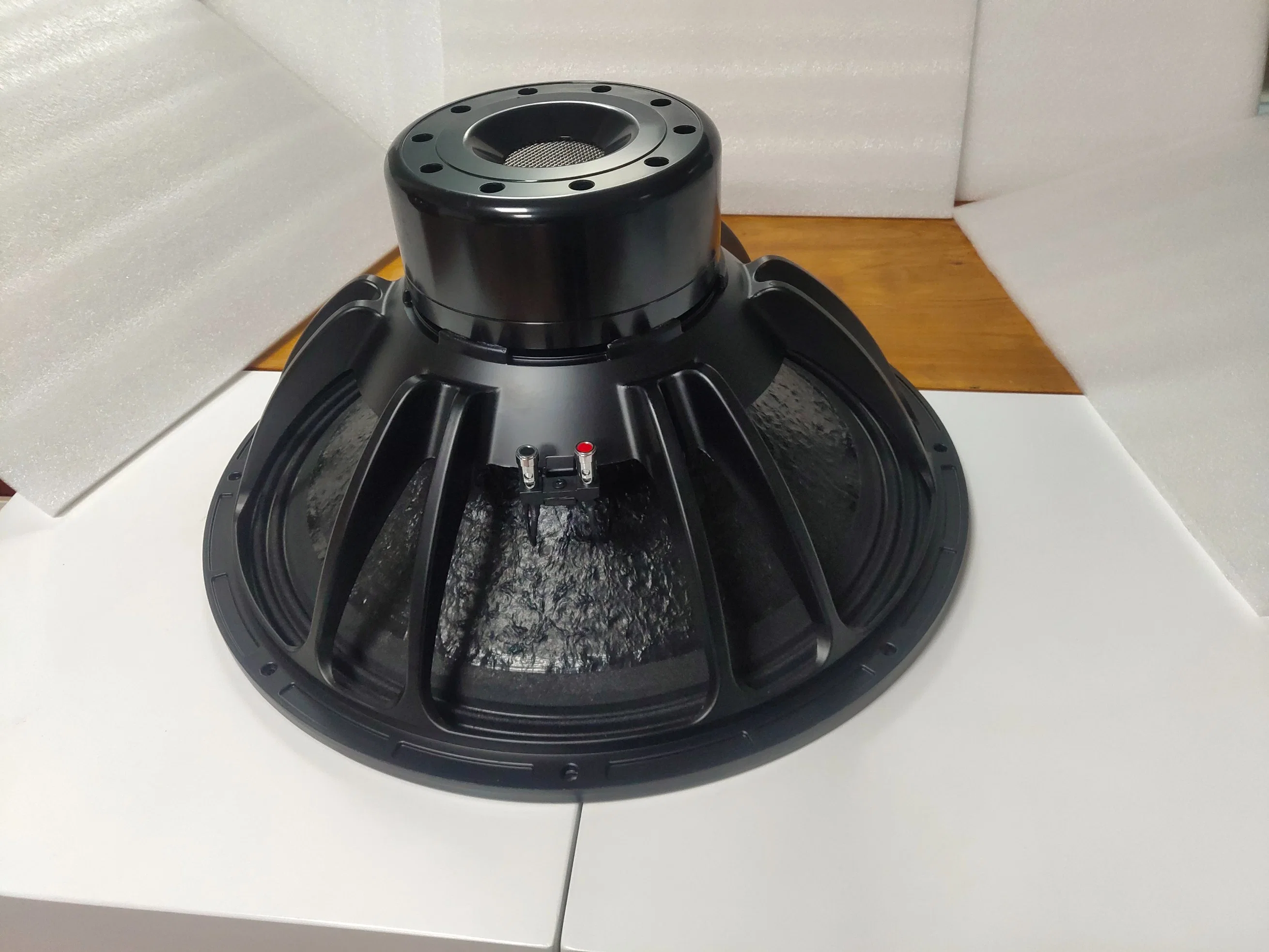 21pulgadas Neo a petición de personalización de 97dB Altavoz Subwoofer Punchful