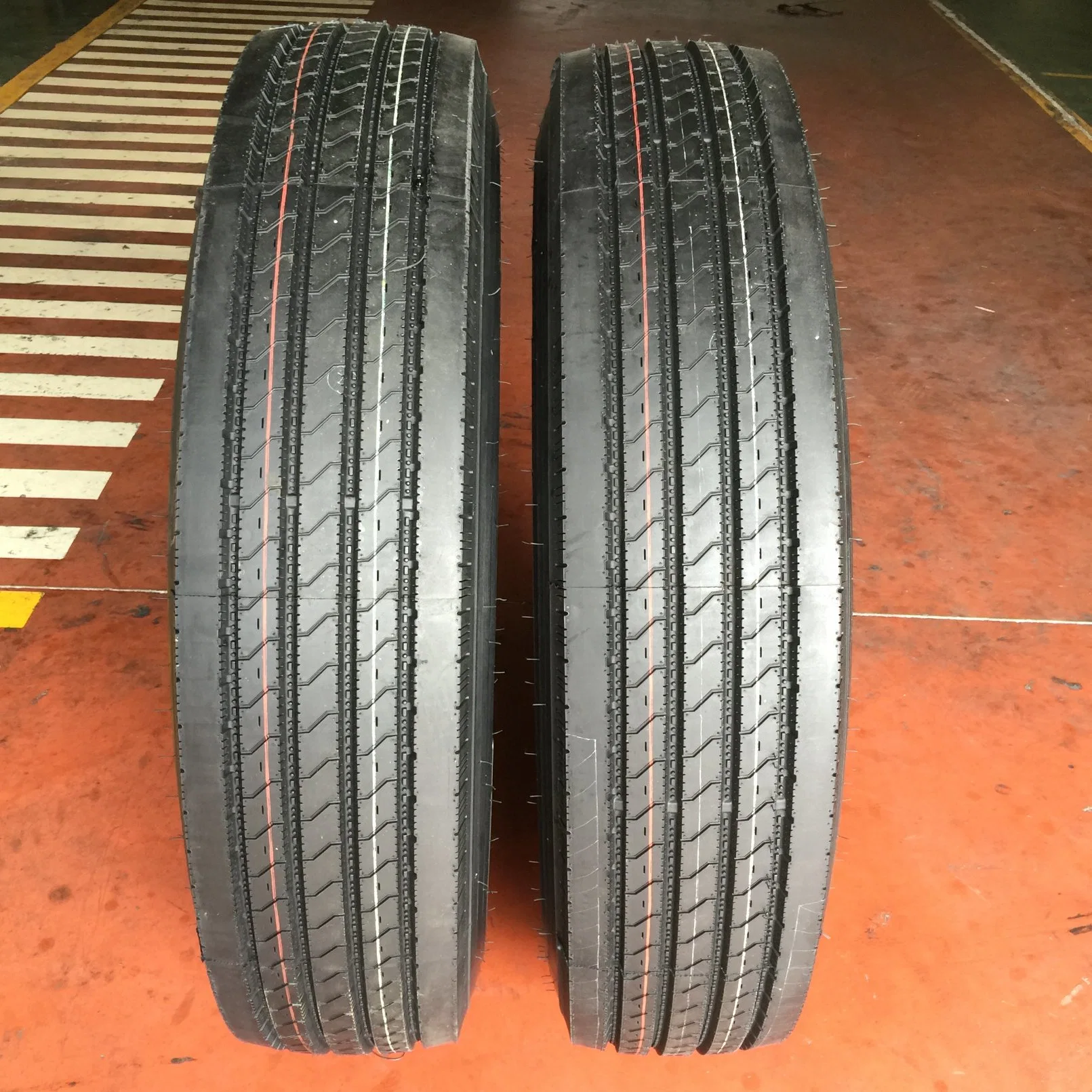 Joyway High quality/High cost performance  with Good Feedback Truck Bus Tires Tyres 10.00r20 11.00r20 11r24.5 12r24 12r24.5 All Steel Radial Truck Tyres