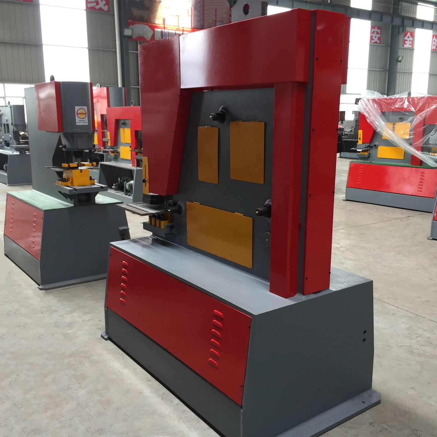 Hydraulic Ironworker Machine for Metal Punching Cutting Bending