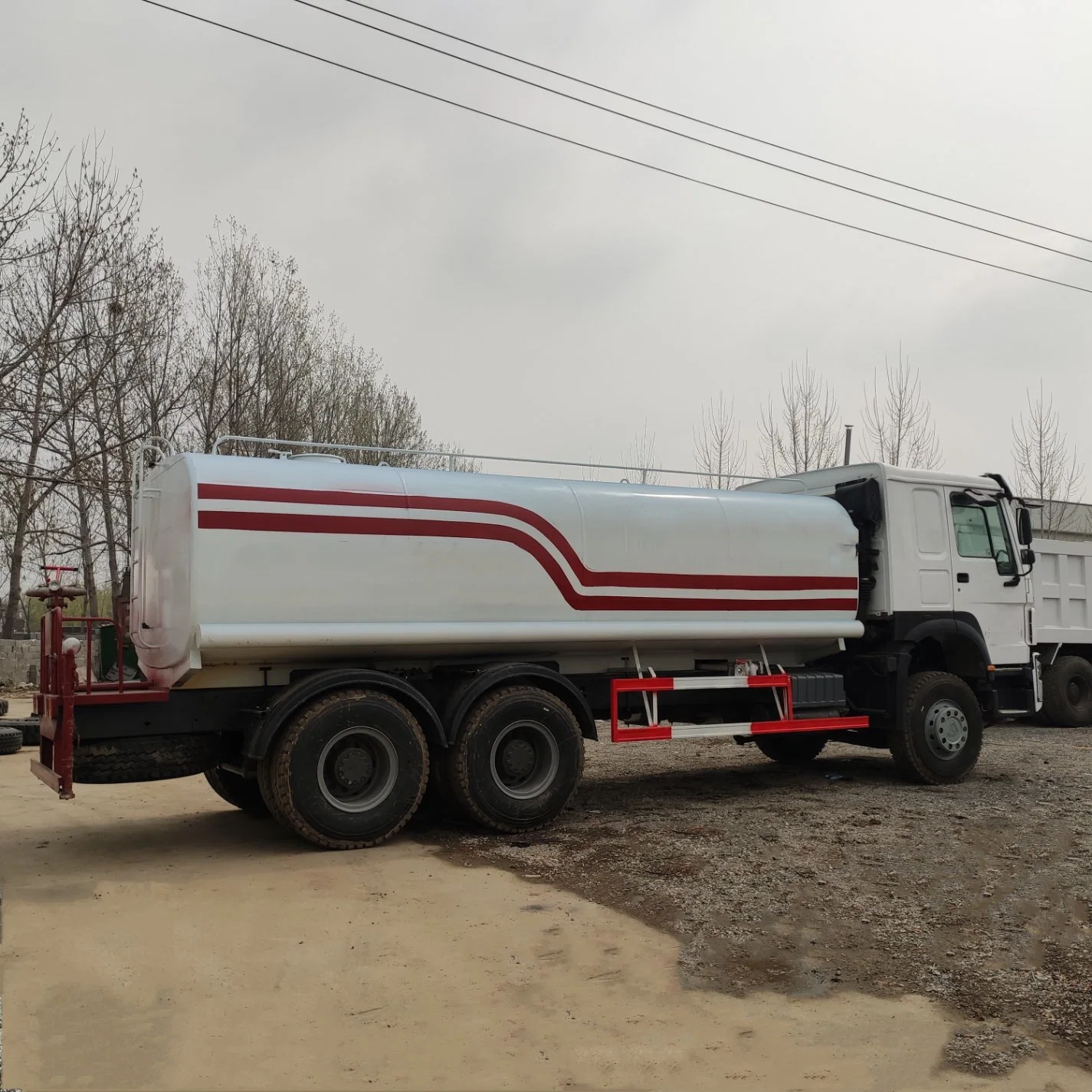 Sino HOWO 290HP 336HP 20000 Liter 6X4 Wasser Sprinkler LKW