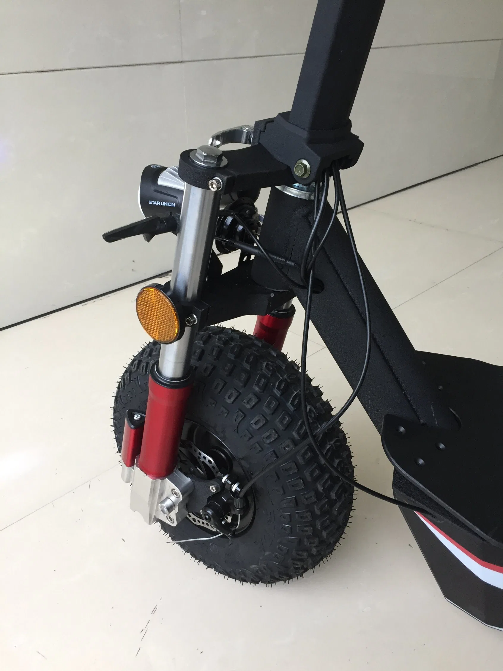 Hors route Big Wheel adulte mobilité Patinete Eletrico Fast Power Scooter électrique 48 V.