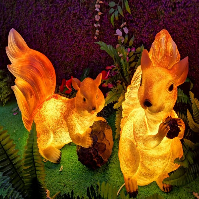 CE RoHS Approved Theme Park Outdoor Decor Waterproof Life Size Resin Fiberglass LED Squirrel Animal Lights