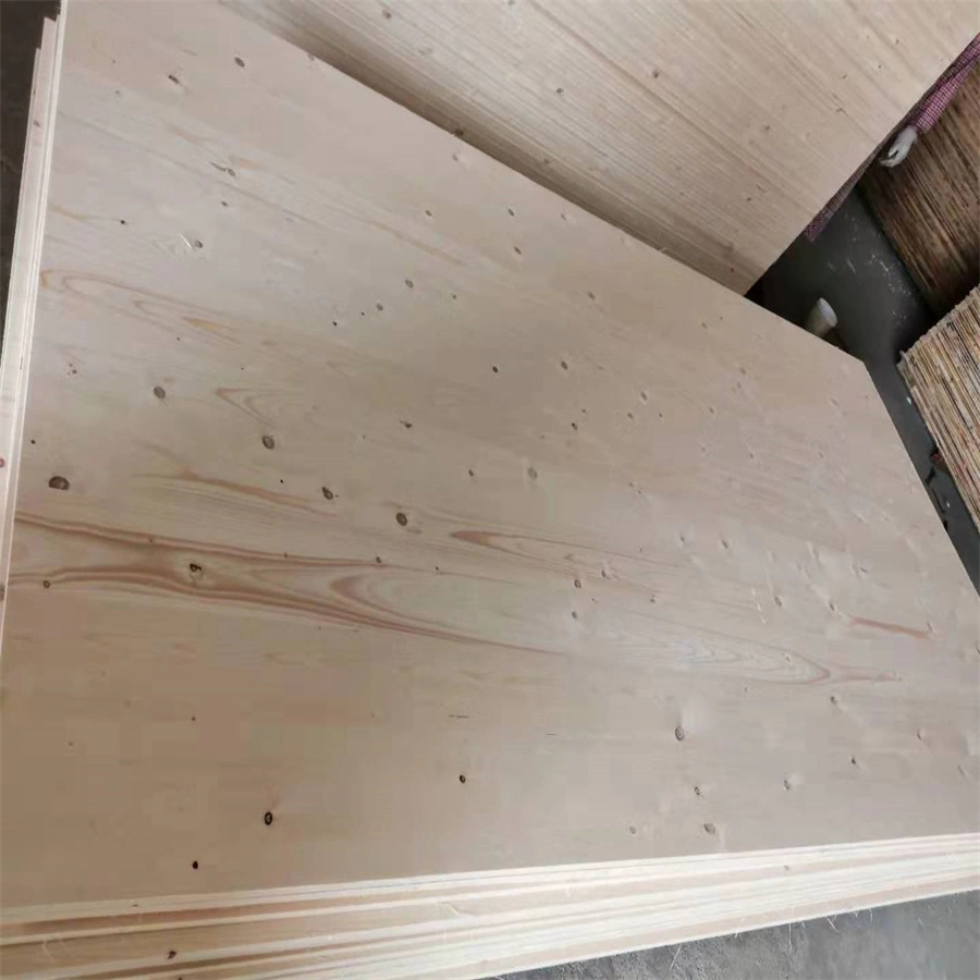 Planche en épicéa massif collée sur les bords en bois pour la vente.