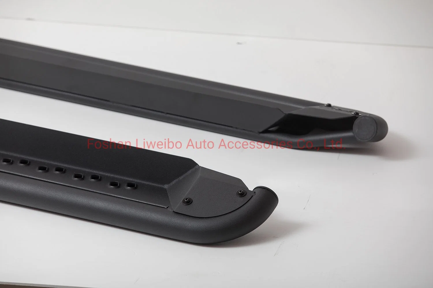Barra lateral de acero de hierro negro para Toyota Estribos fortuna 2015+