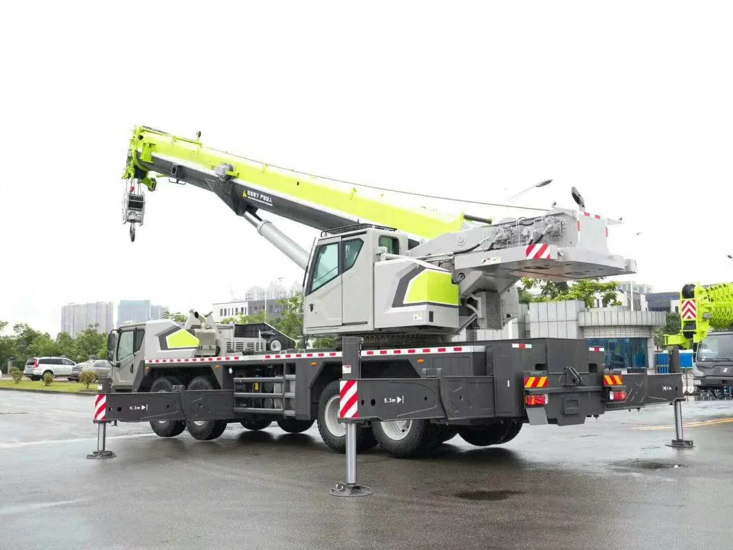 60 Ton 5 Section Main Boom Hydraulic Truck Crane (ZTC600R562)