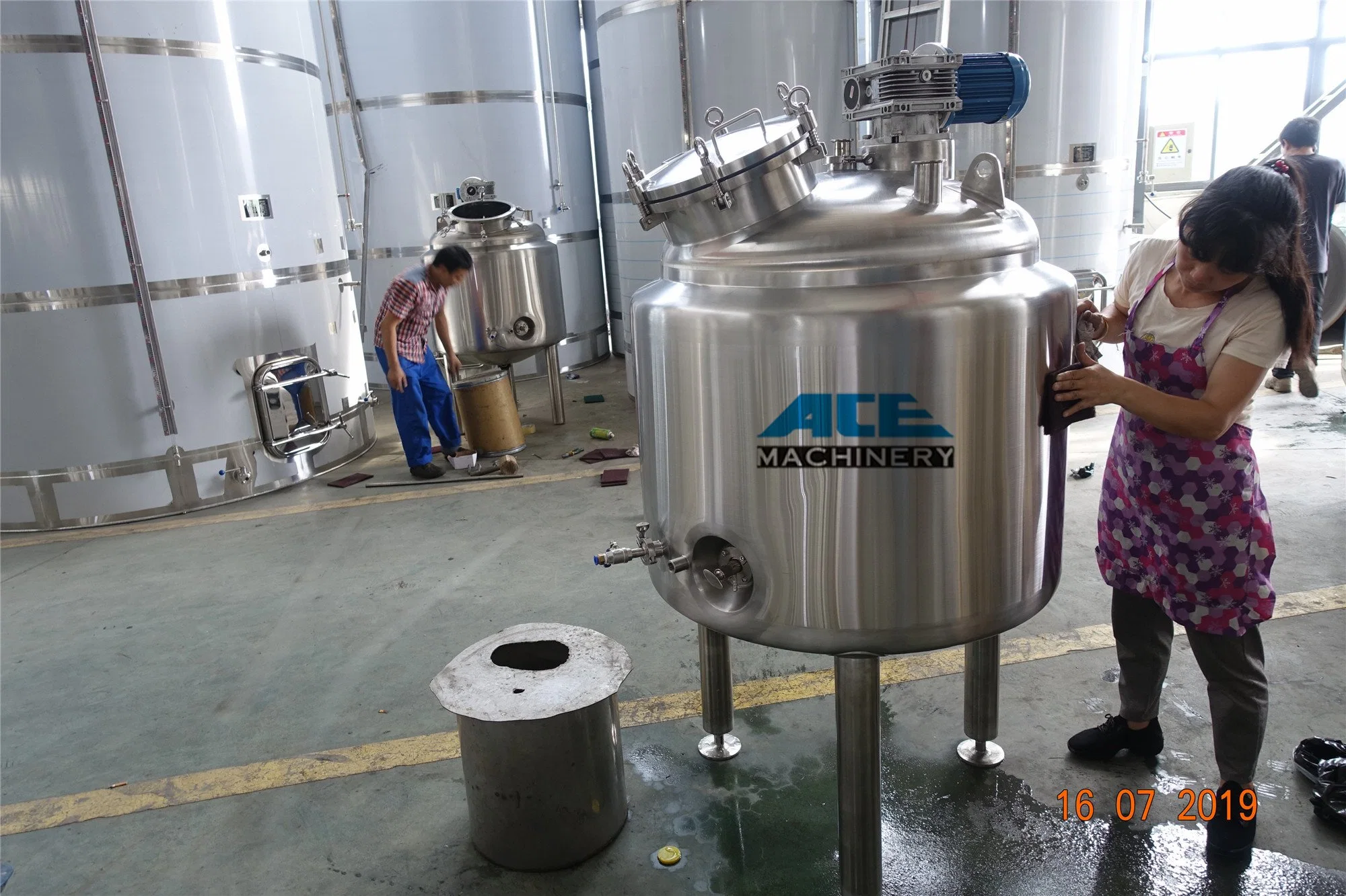 Best Price 2000L 5000L Steam Heating Stirred Vessel Mixer Chemical Jacketed Reactor