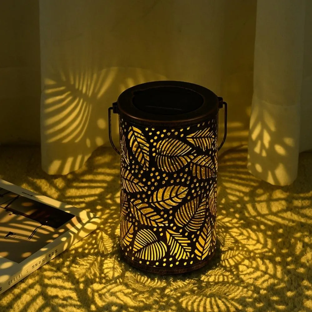 Feux de Lanterne solaire jardin extérieur luminaires suspendus motif de feuilles de métal Lampe des feux de l'extérieur ou de la table de patio Wyz20935
