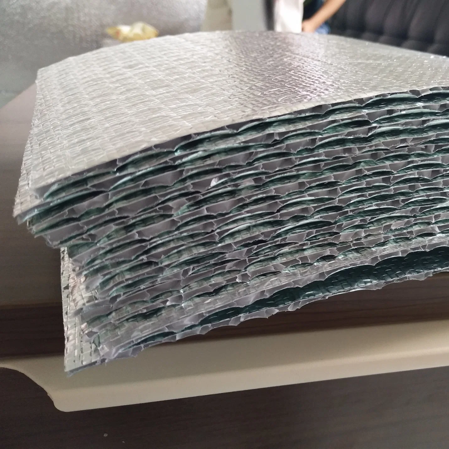 Roofing Aluminium Foil Heat Insulation Material Air Bubble Foil Faced Heat Resistant Ceiling Material 	Reflective Insulation