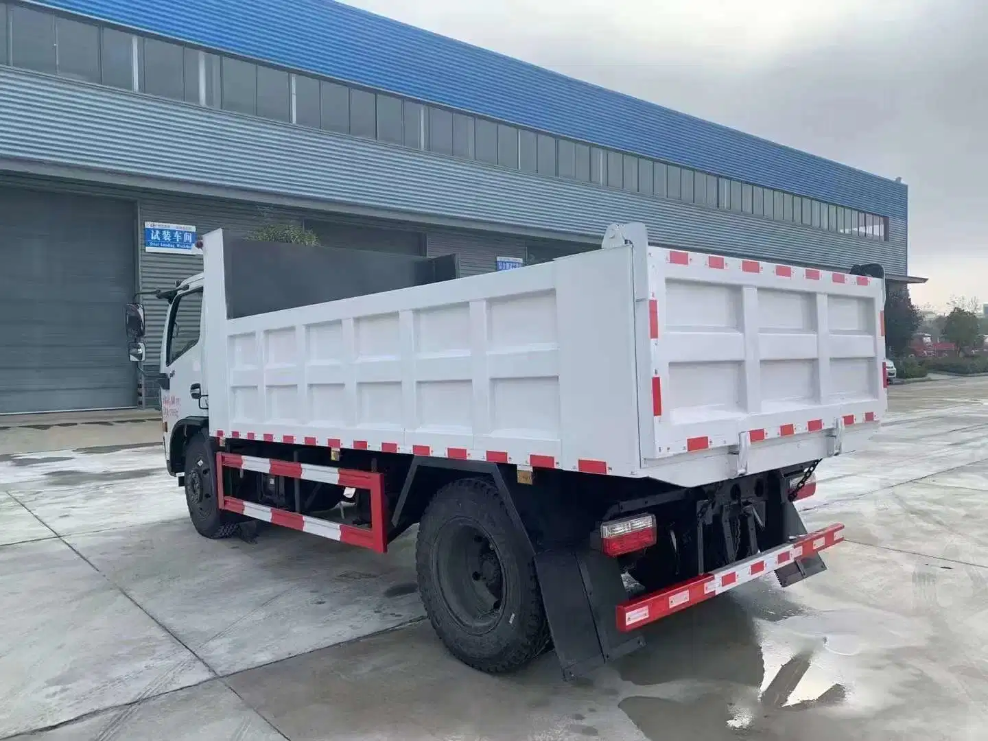 Os veículos pesados novos Sino Sinotruk HOWO Beiben Dongfeng Shacman Foton 4X2 6X4 8X4 Dumper tombamento da caixa basculante Caminhão Basculante