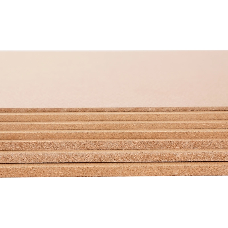 1220X2440 MDF simple panneau de fibres moyenne densité Prix compétitif pour le placard Et portes