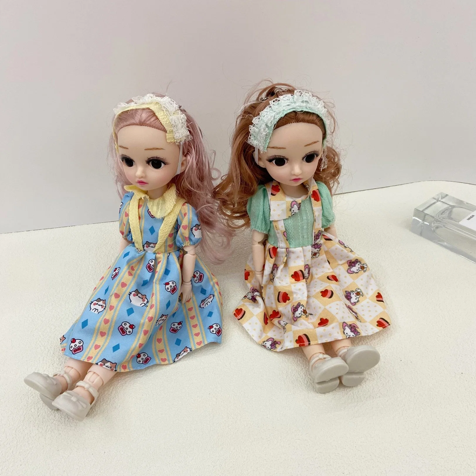 Vente en gros de mode Barbiees poupées Princess Girl Toy Mini Doll or Habiller vêtements Accessoires musique princesse et chant