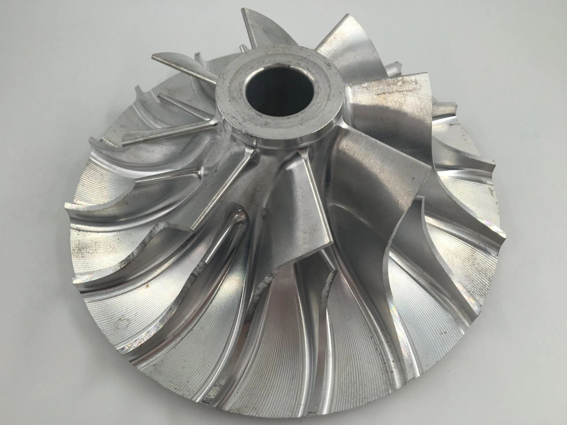 Aluminium 6061/acier inoxydable 304/laiton H59/pièces d'usinage CNC de précision personnalisées Dans champs larges
