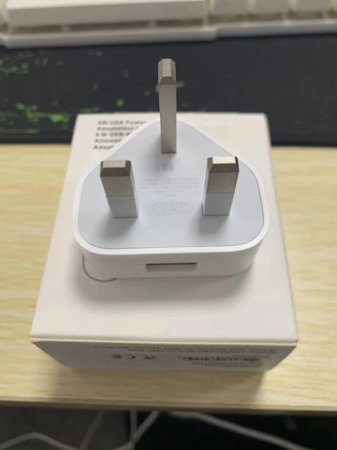 High quality/High cost performance  Genuine 5W UK Plug Home Wall Charger USB Power Adapter for iPhone