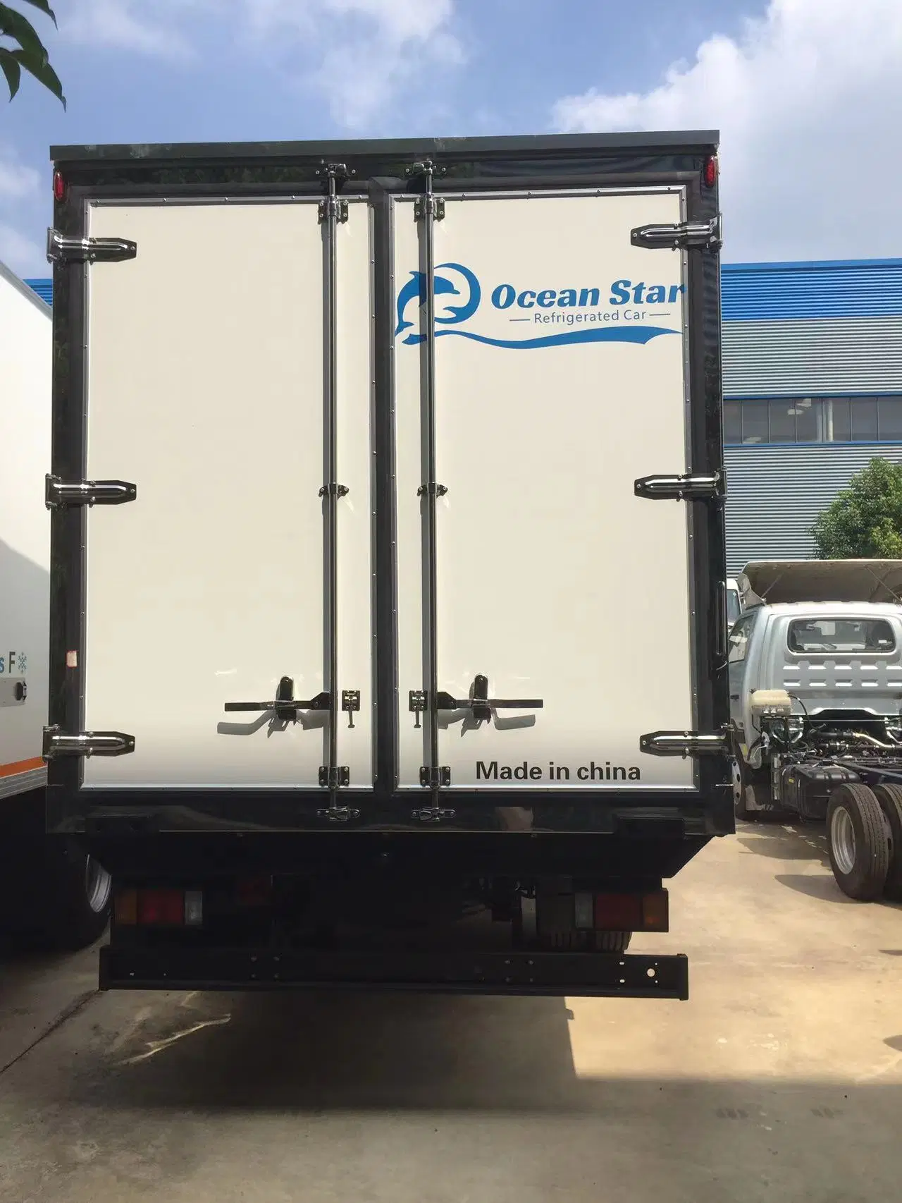 Factory Directly Sale Isuz Refrigerator Van 2t-5t Refrigerated Lorry Truck