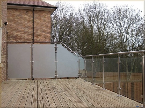 Hot Sales Glass Balustrade for Balconies with Frosted Tempered Glass