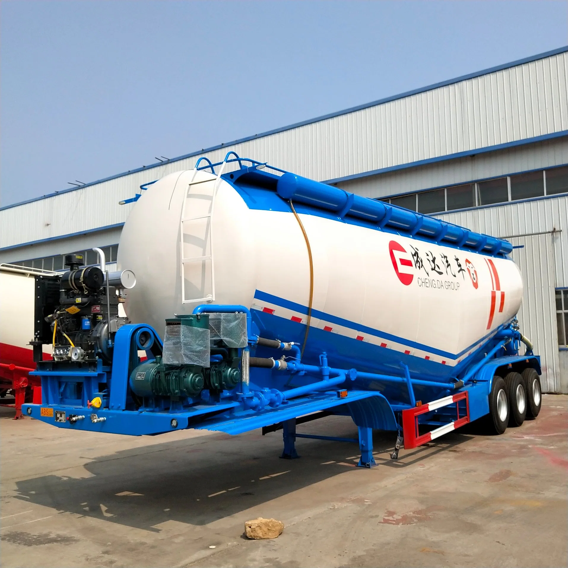 Chengda 35 Tons Used Tankers 30000L Bulk Cement Powder Tank Truck for Sale