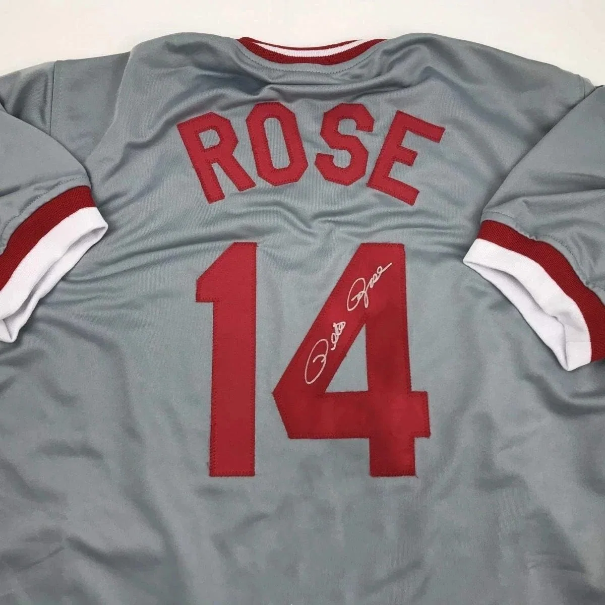 Wholesale/Supplier Dropshipping Autographed Signed Basketball Football Soccer Hockey Jersey Tyreek Hill Pete Rose Stephen Curry Cristiano Ronaldo Sports Memorabilia