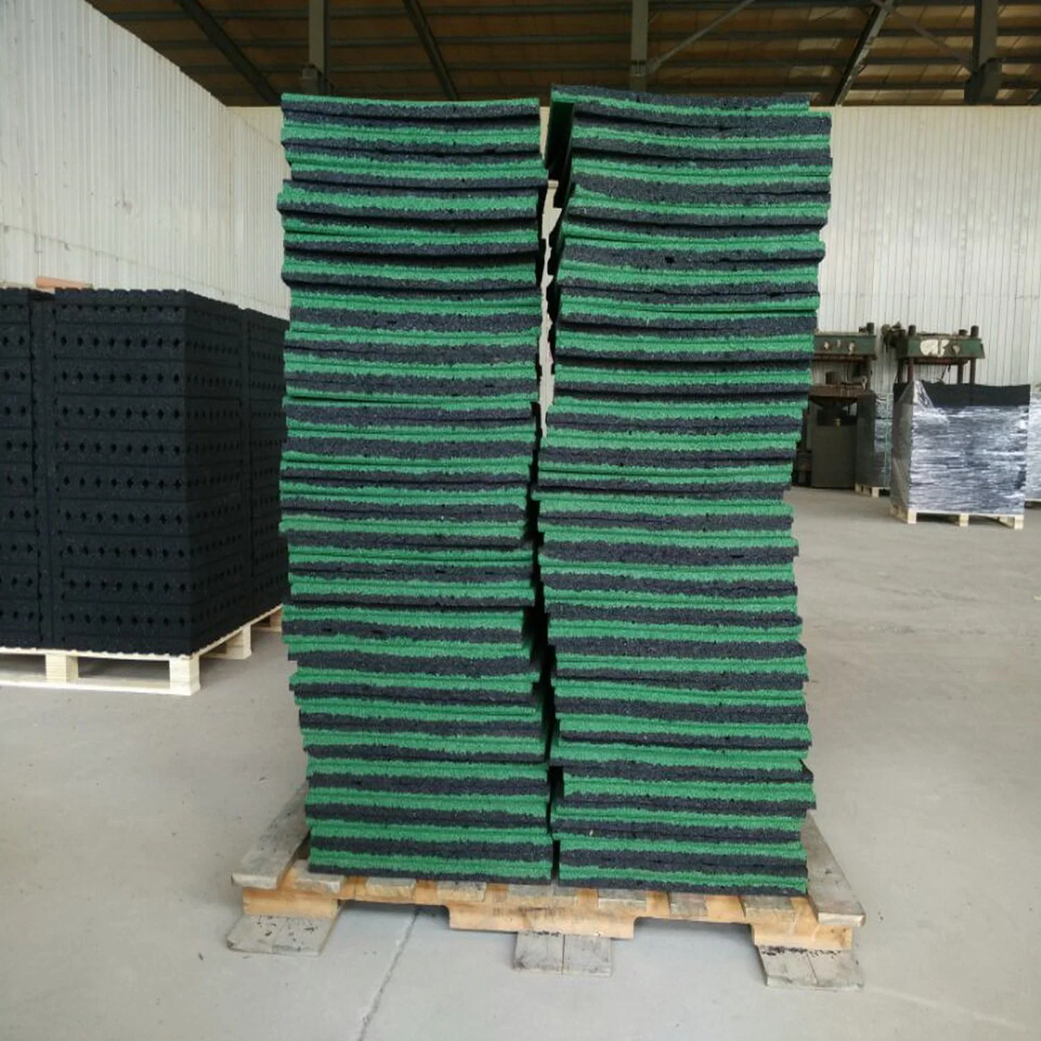 8-25mm Thickness Recycled Gym Equipment Flooring Manufacture in Qingdao