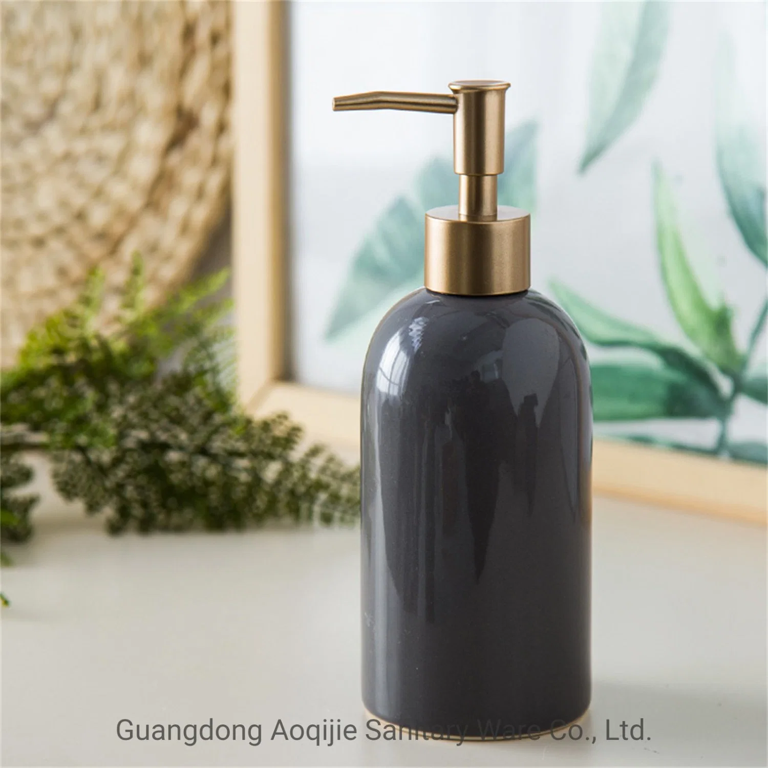 Chuveiro Light Luxury em cerâmica com sistema de desinfecção por mãos, gel, loção para garrafa de gel Shampoo Acessórios Sanitary Ware para casa de banho com ornamentos de vaso modelo de garrafa de prensa Temperatura elevada