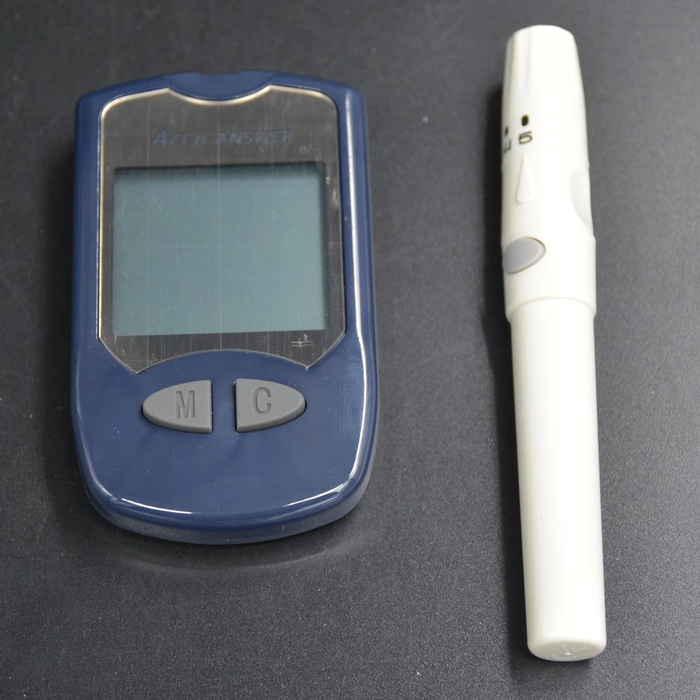 Freestyle Lite Blood Glucose Meter with Lancet & Lancing Device Blood Glucose Test Machine