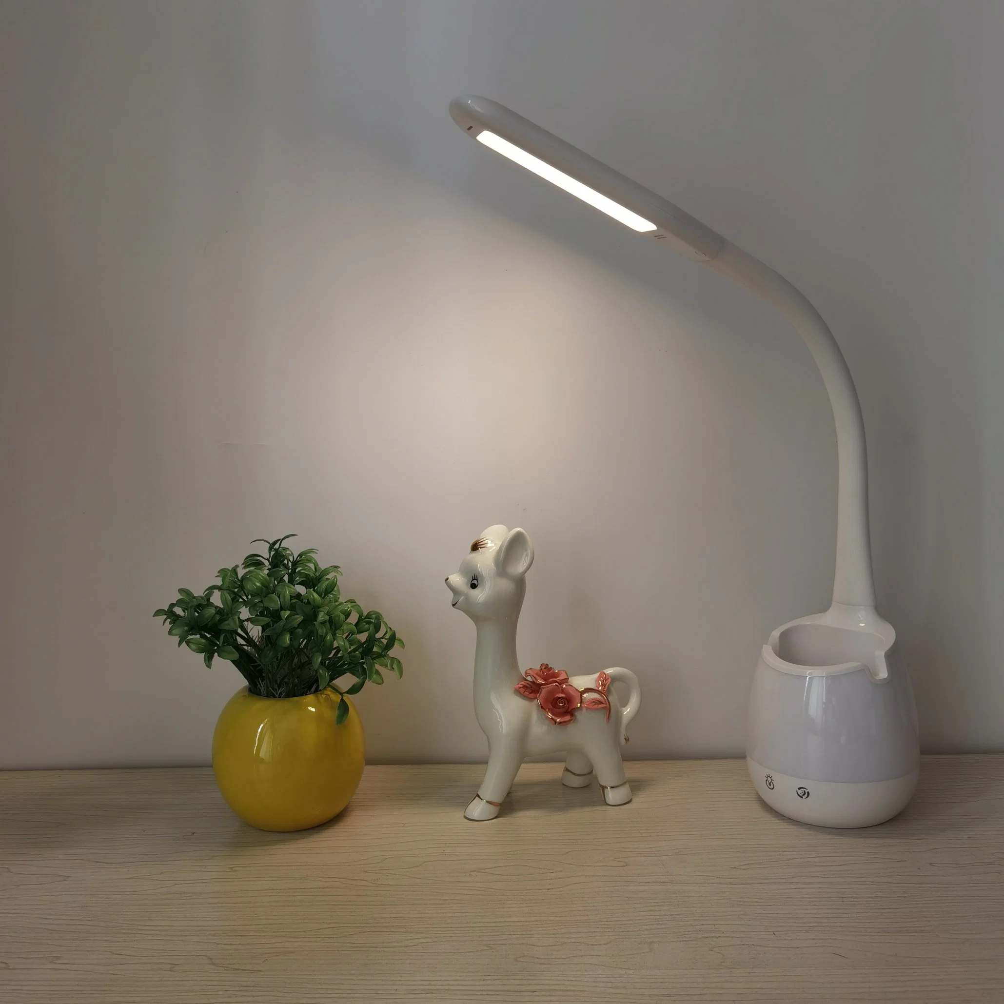 Factory Direct RGB Desk Lamp Rechargeable Table LED with USB Charging Port