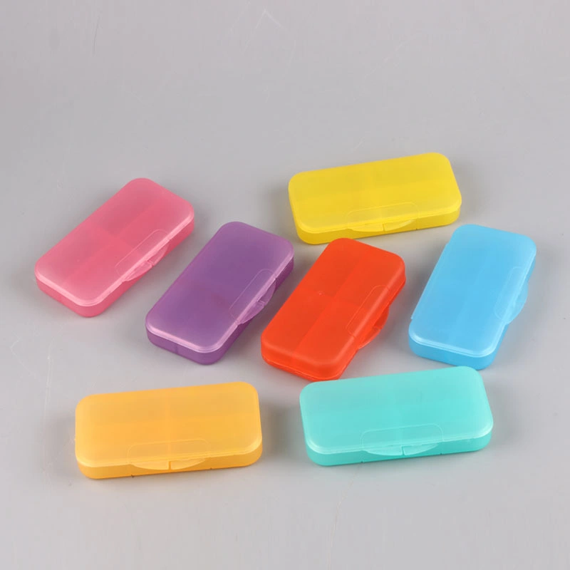 China Manufacturer 28 Compartments Weekly Pill Orangizer Rainbow Color