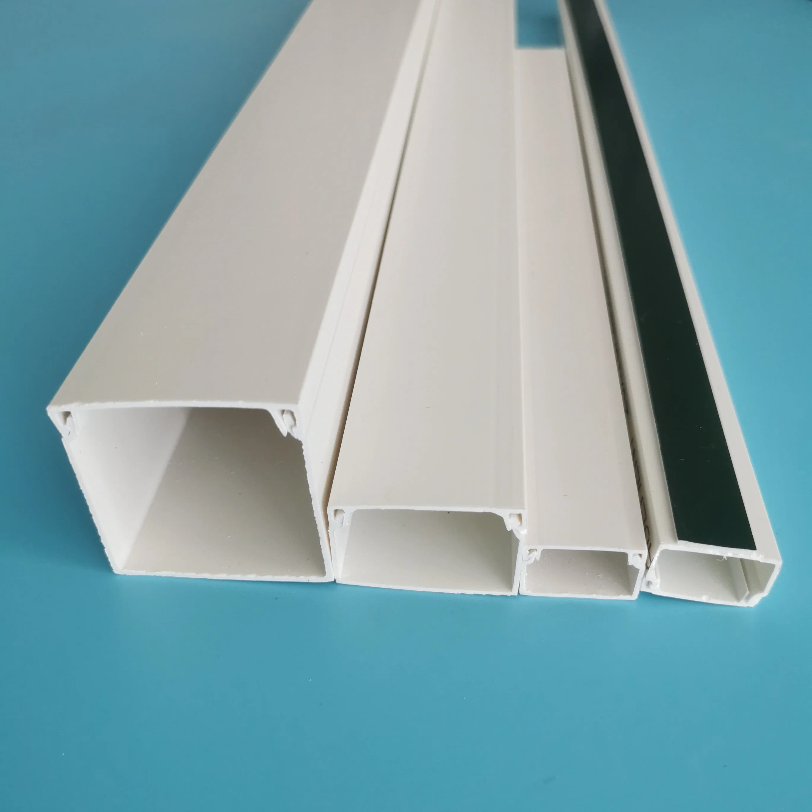 White PVC Trunk PVC Trunking 100X50mm Cable Management Wire Duct