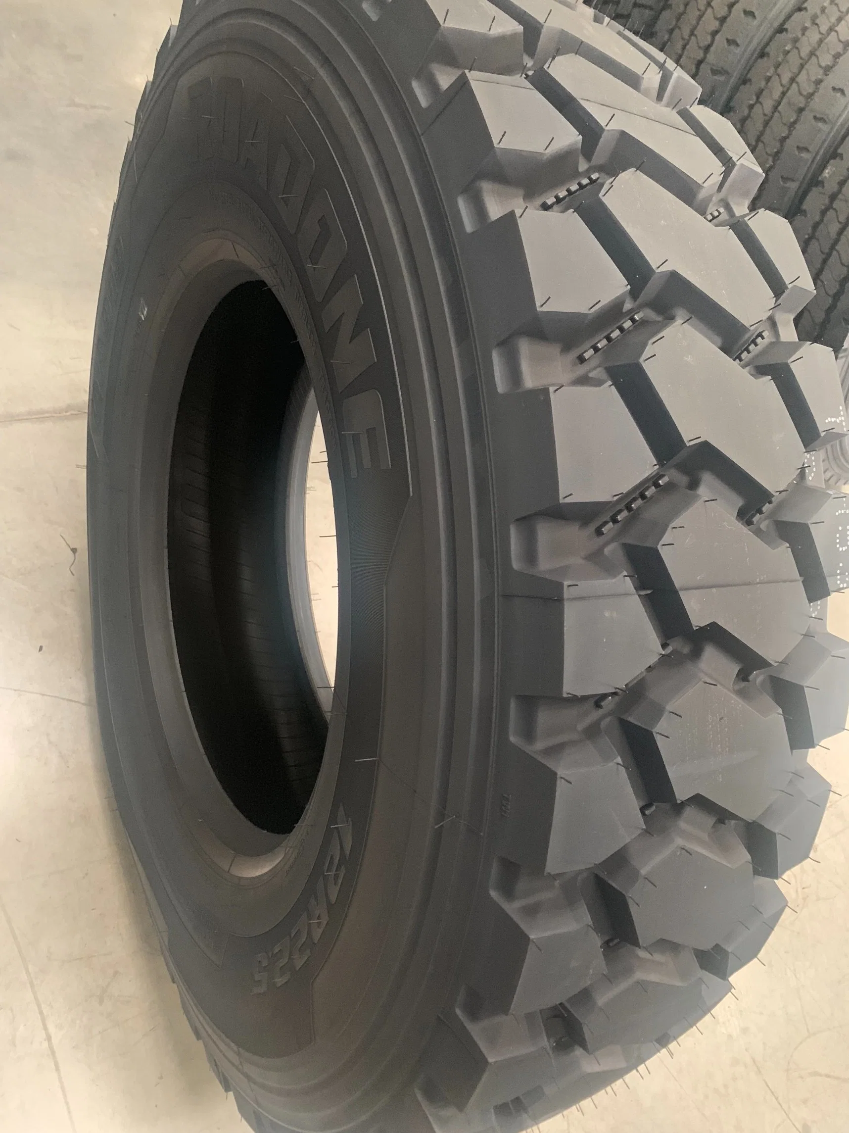 Top Brand Roadone, Pirelli Quality Heavy Duty Radial Truck Tyres