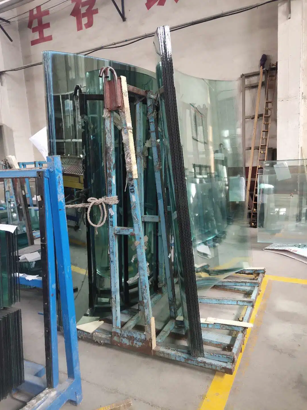 Coating Curved Steel Glass for Elevator Guardrail