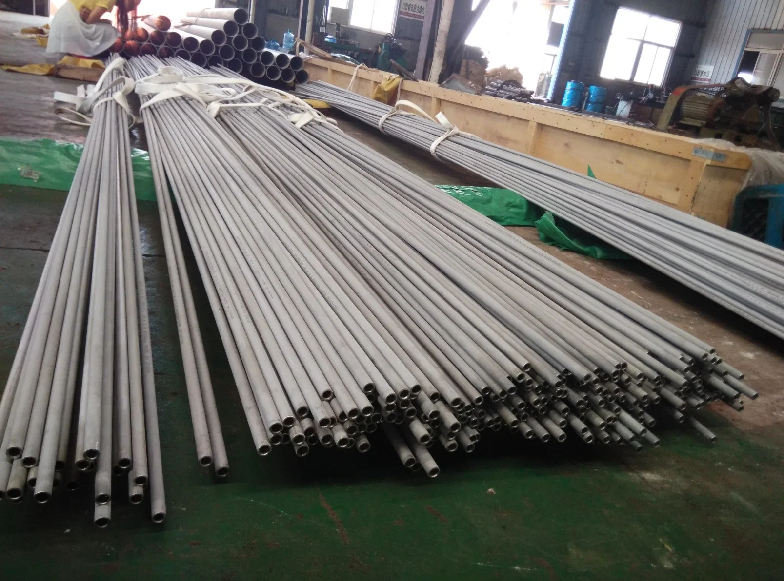 Decoiling Rectangular Pipe Customized Thickness Welded Round Tube Seamless Stainless Steel Pipe