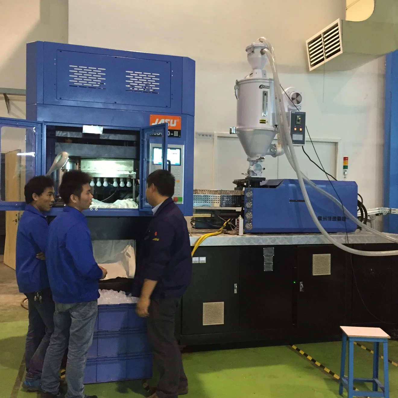 Customized New Arrival Gas Assisted Injection Molding Plastic Three Roller Calender Machine