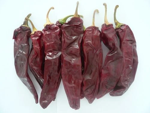 High Quality New Crop Chinese Sweet Paprika Pods with Stem