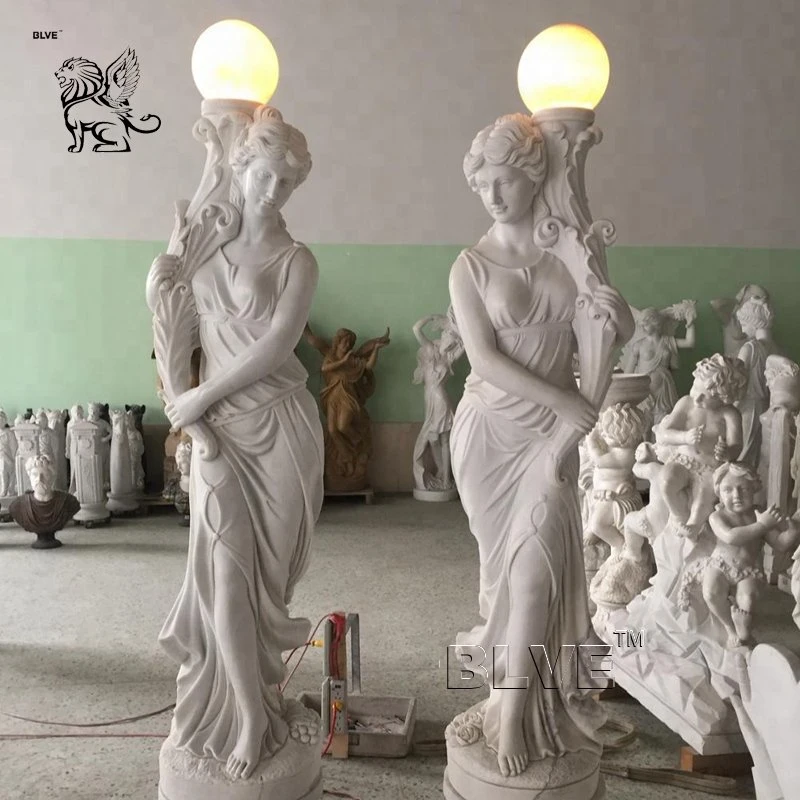 Fábrica Custom Garden Blanco Piedra Carving vida Tamaño Mujer de mármol Estatuas Escultura lámpara de piso