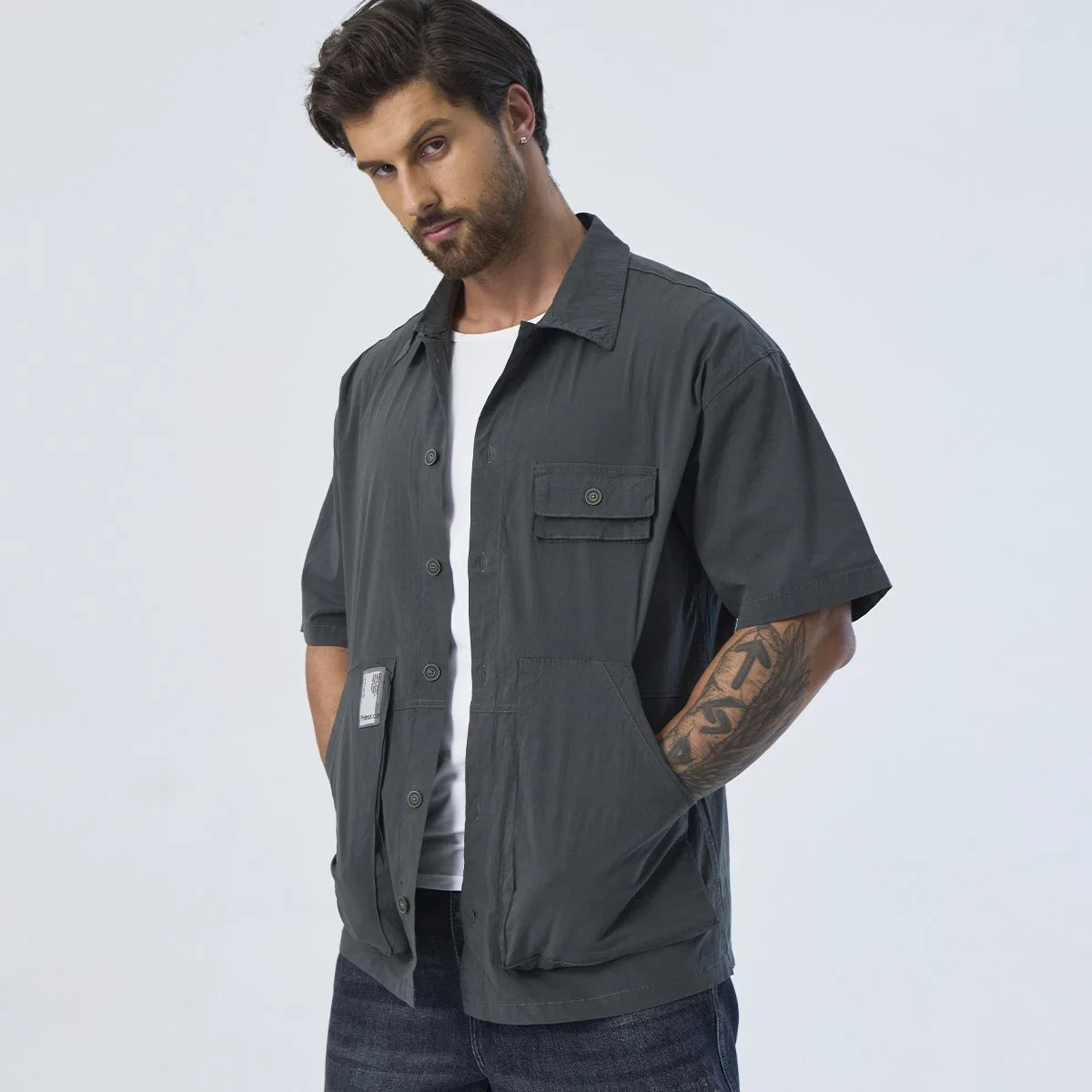 Custom Grey Cargo Pocket Collar Down Short Sleeve Men Shirts